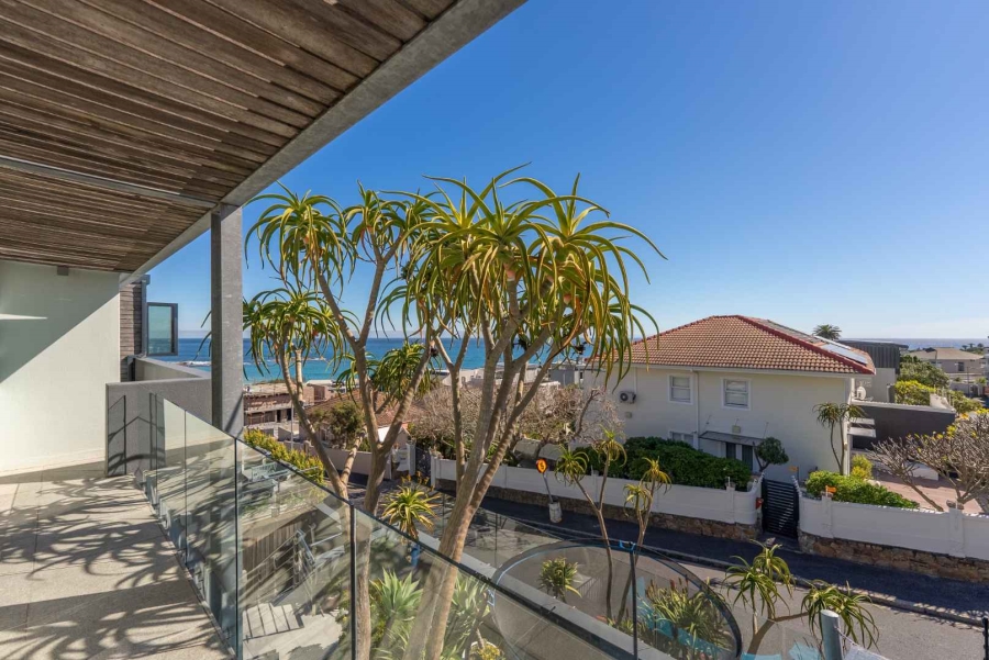 8 Bedroom Property for Sale in Camps Bay Western Cape